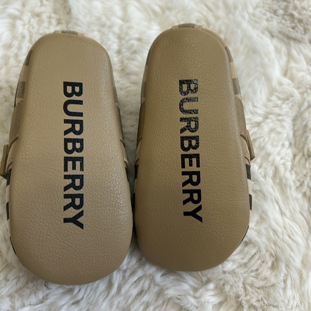 Burberry Infants Charleton Vintage Check Crib Shoes - Picture 5 of 10